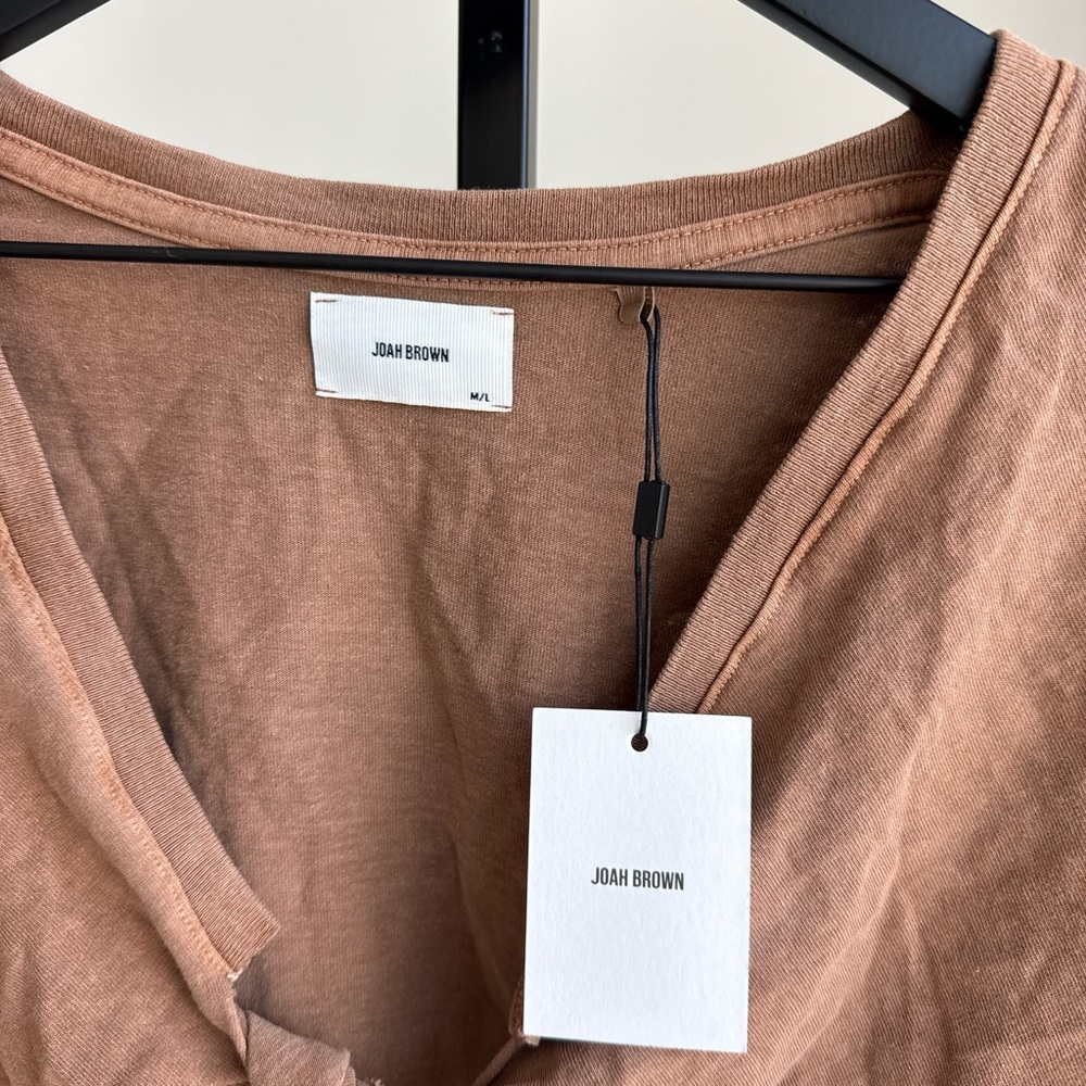 NWT Joah Brown twist front crop shirt M/L - Picture 3 of 3